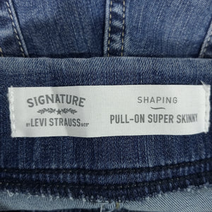 Women Levis Signature Jeans